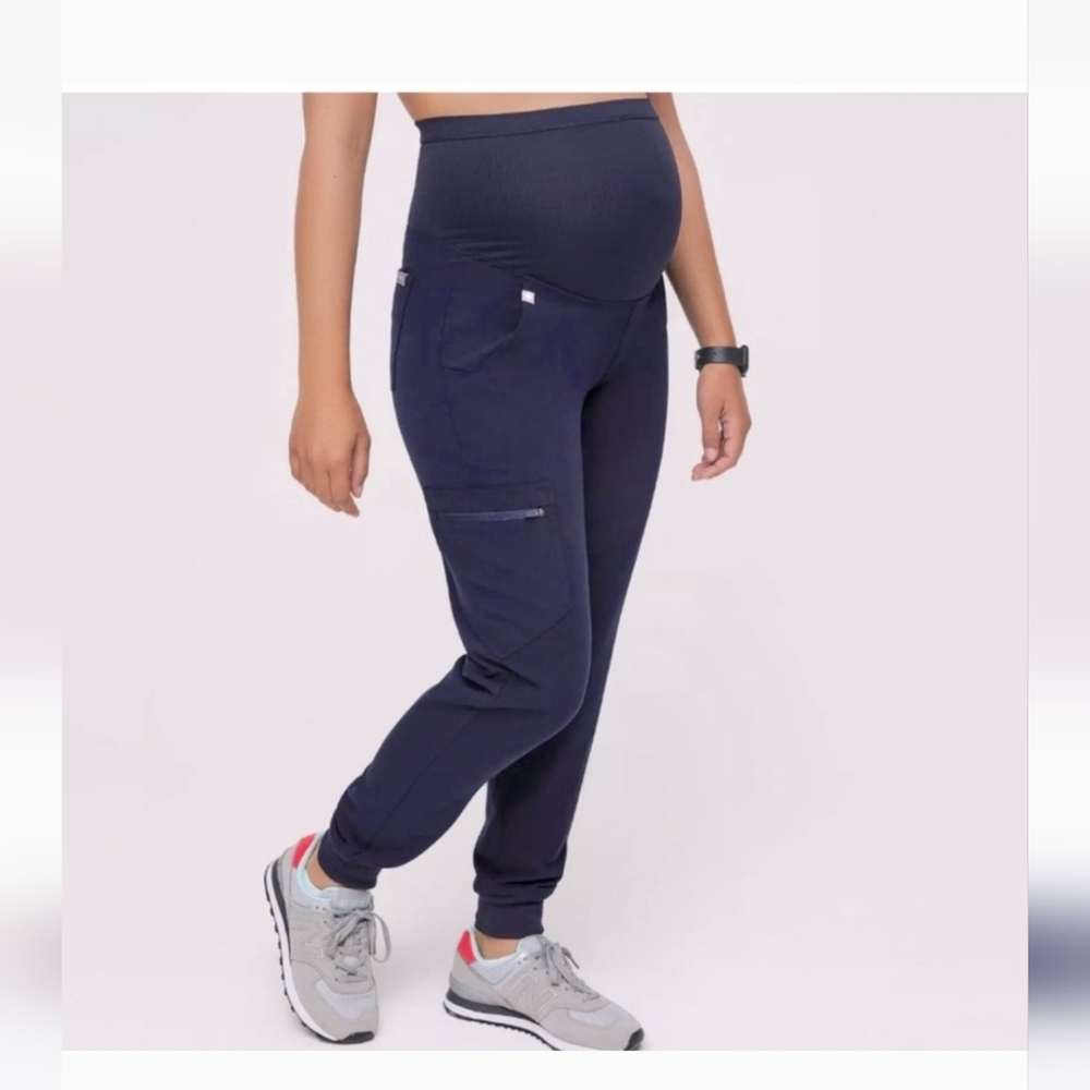 Figs Maternity Zamora Scrub bottoms NAVY. Excellent condition XS over/underbelly